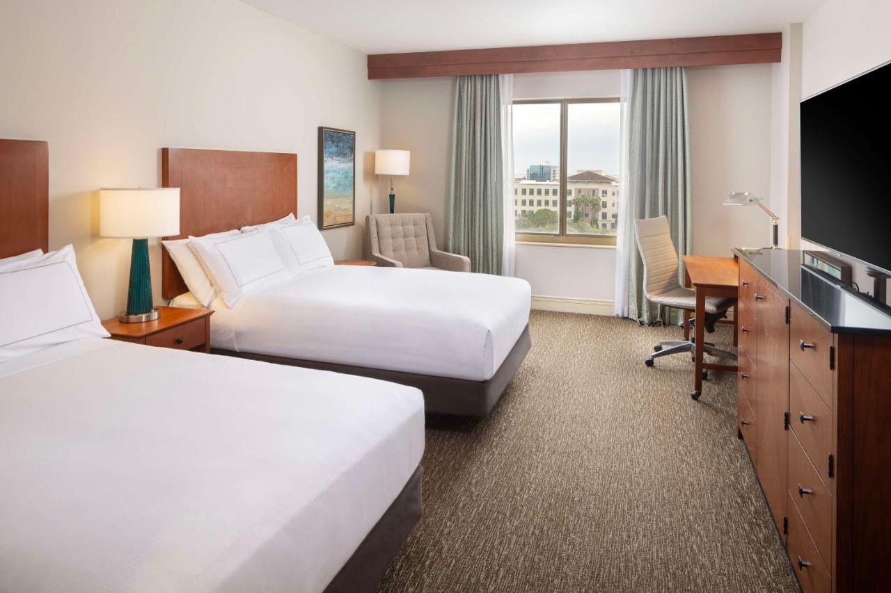 Hilton St. Petersburg Carillon Park Hotel Buitenkant foto